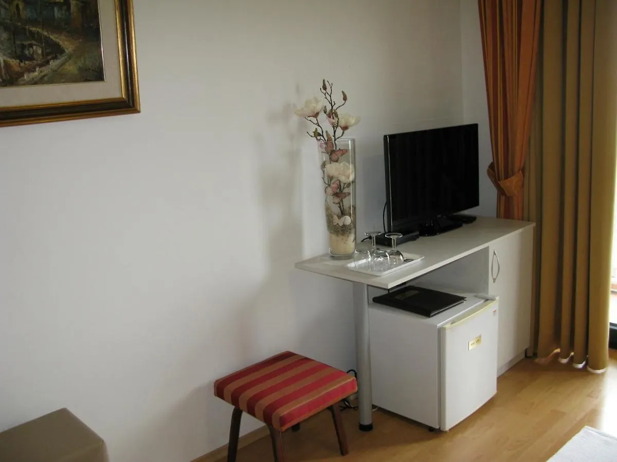 Bed And Breakfast Villa Iris Mošćenička Draga 3*,  크로아티아
