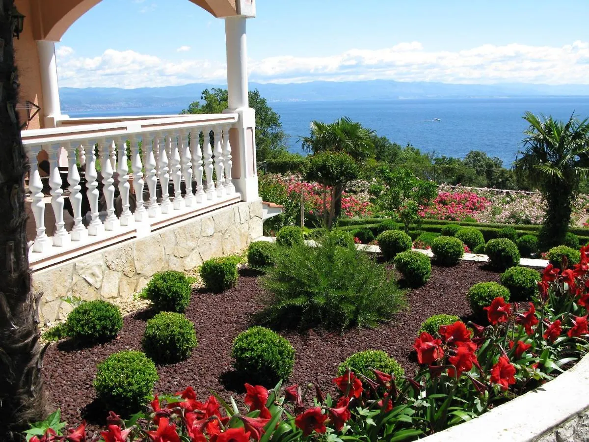 Mošćenička Draga Bed And Breakfast Villa Iris 3*, Mošćenička Draga קרואטיה