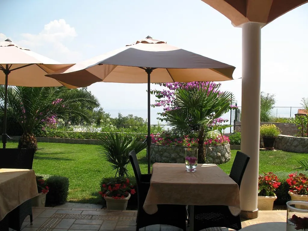 Bed And Breakfast Villa Iris 3*, Moscenicka Draga